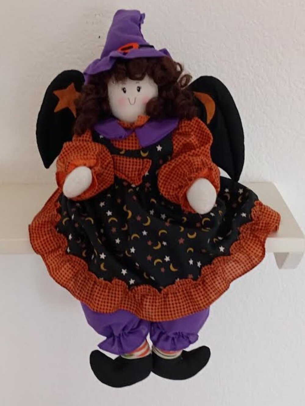 HALLLOWEEN WITCH ANGEL SHELF SITTER DANGLE LEGS LAUGHS AND PLAYS MUSIC WORKS